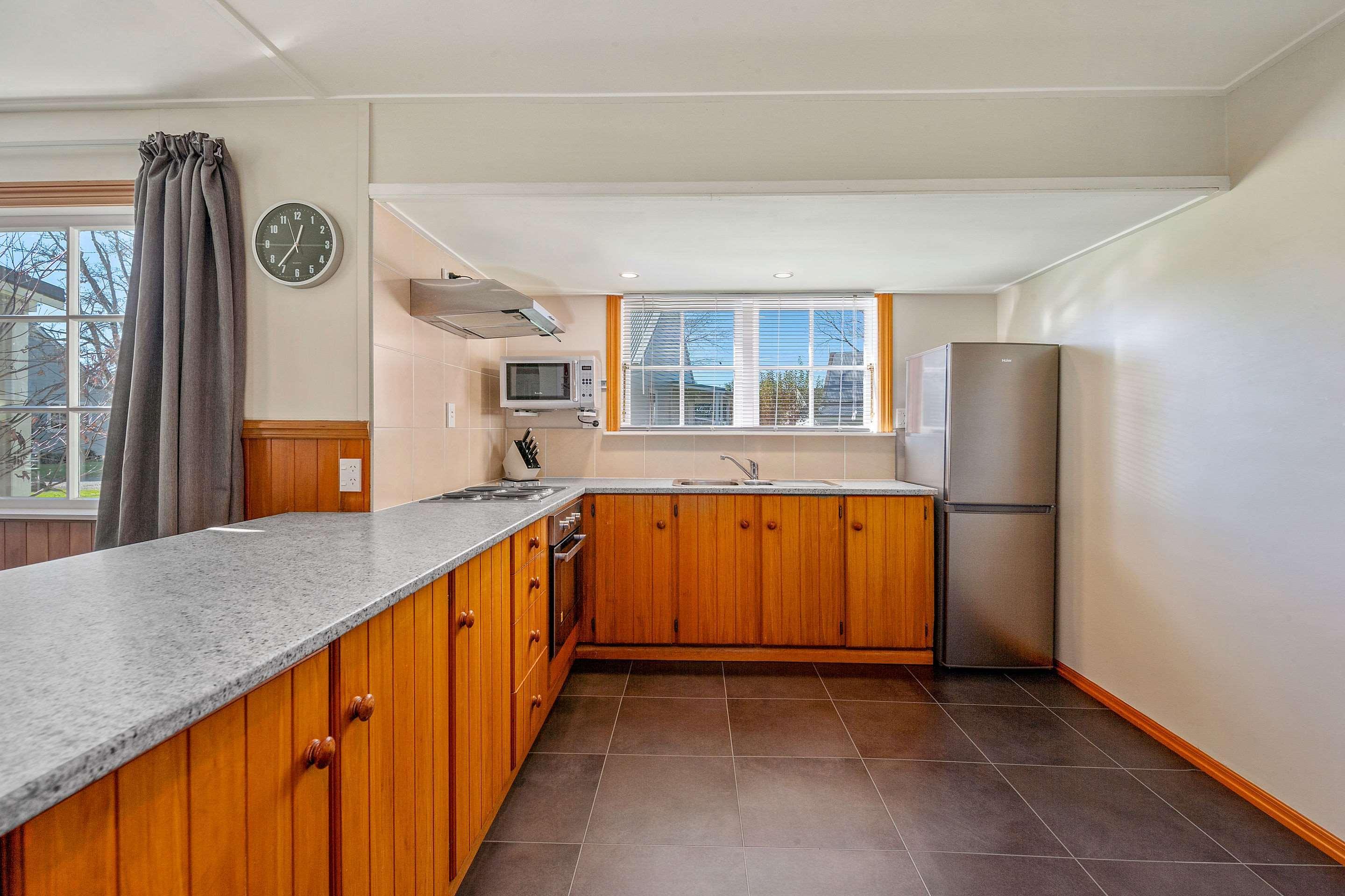Huka Falls Resort Lago Lago Taupo Exterior foto The kitchen at the station