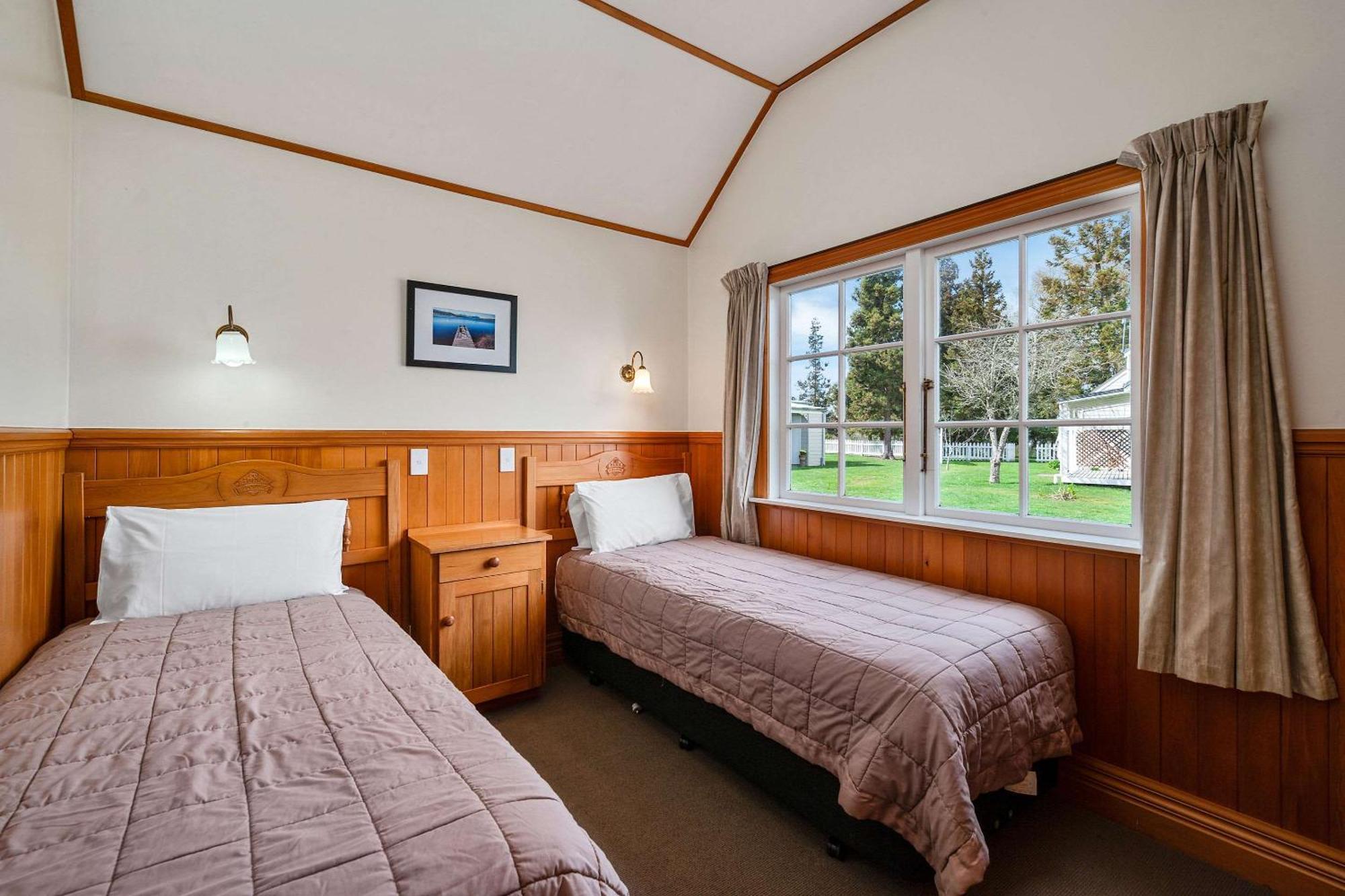Huka Falls Resort Lago Lago Taupo Exterior foto A typical motel room