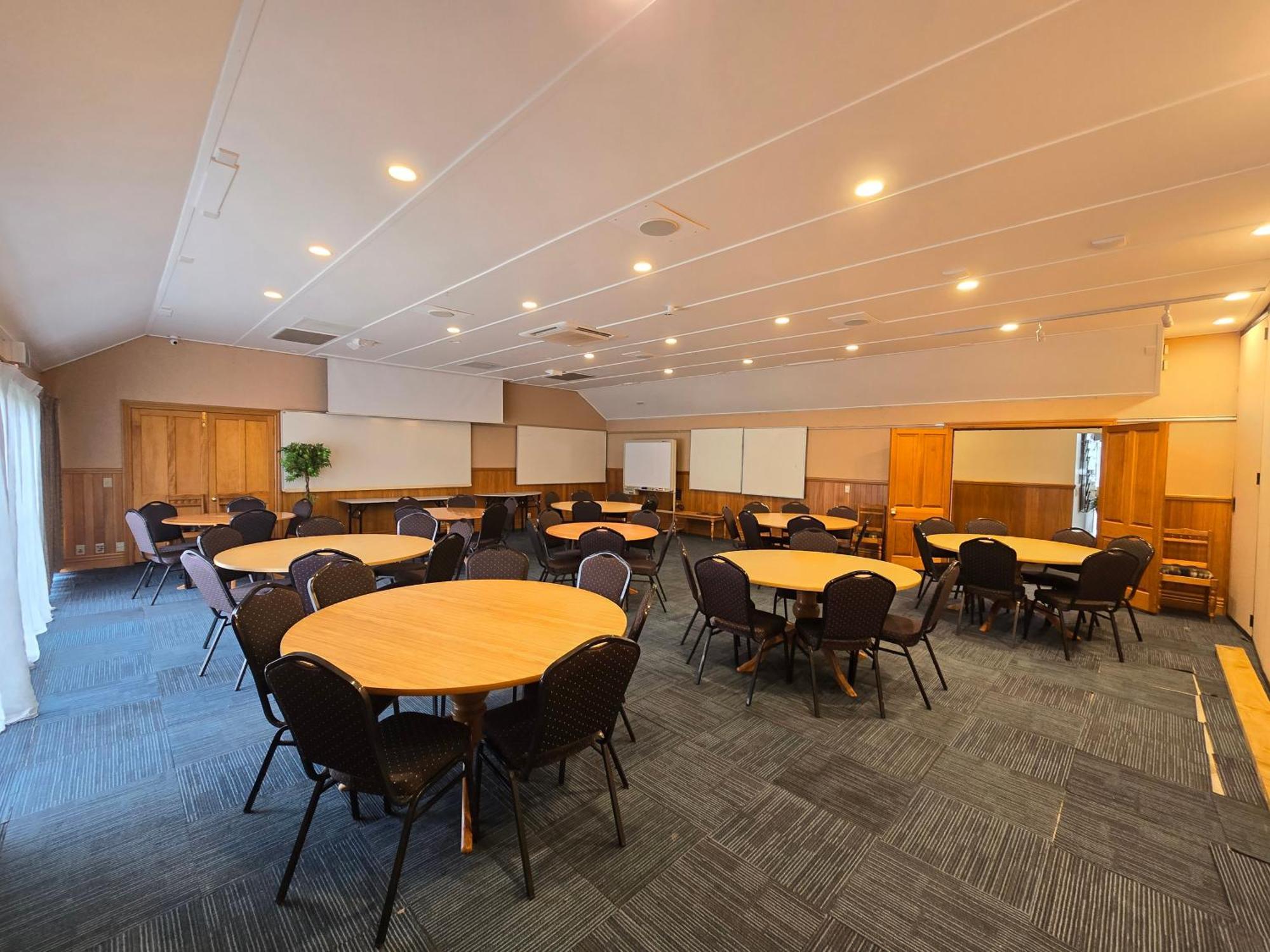 Huka Falls Resort Lago Lago Taupo Exterior foto The meeting room at the National Institute of Water and Atmospheric Research